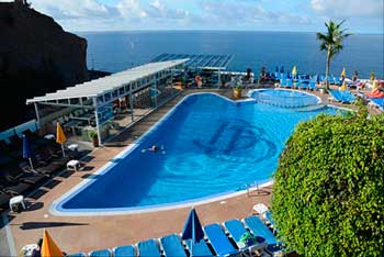 Apartamentos con piscina en Puerto Rico Bahía Blanca