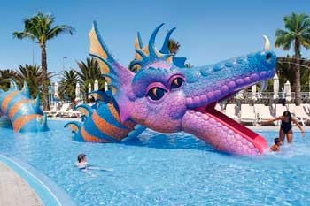 Tobogán con forma de dragón para niños en el Hotel Riu Gran Canaria Todo Incluido